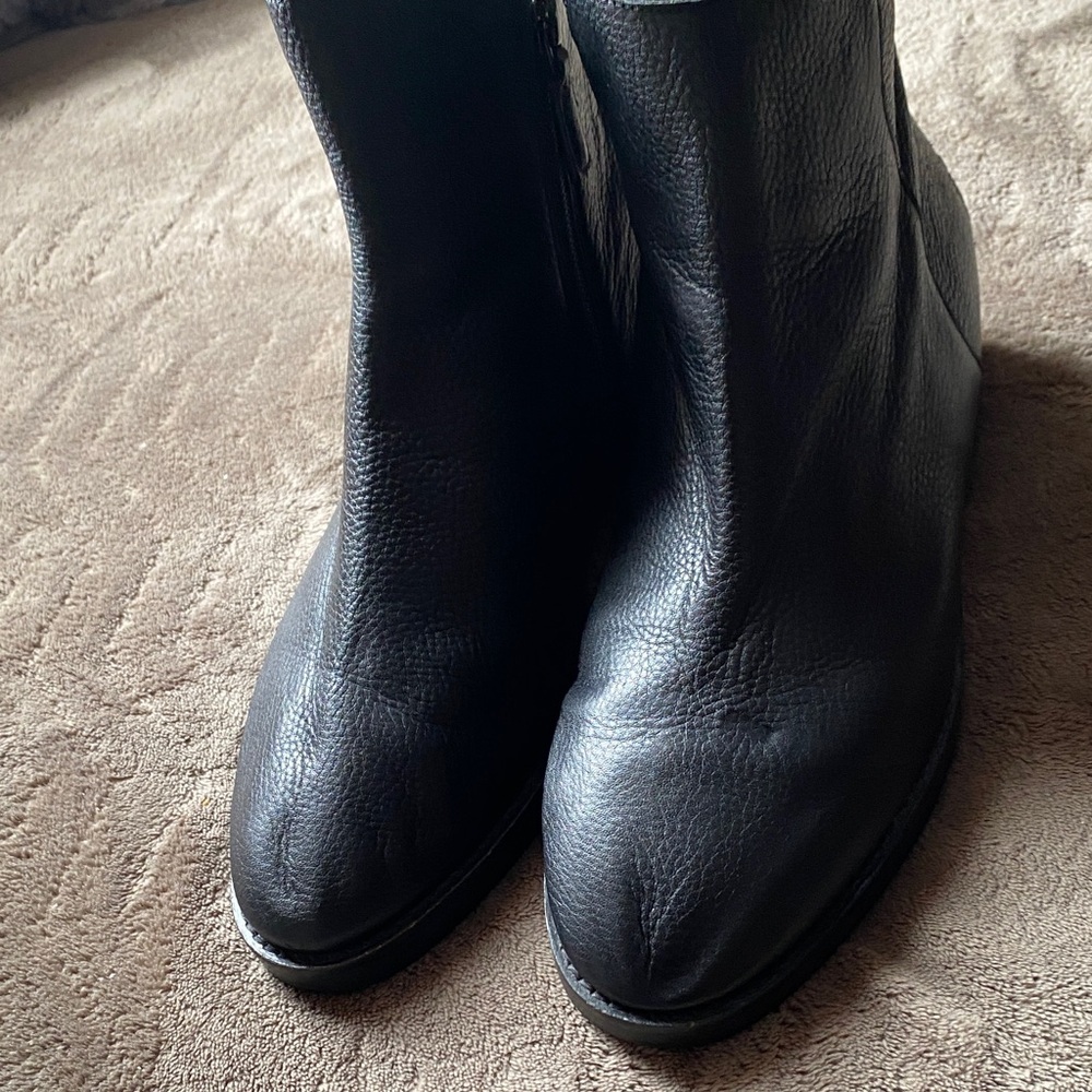Cole Haan Sleek Black Leather Women’s Ankle Boots - Picture 3 of 5